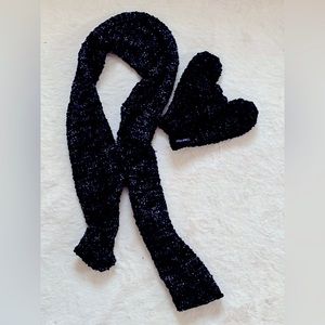 Calvin Klein mitten and scarf set